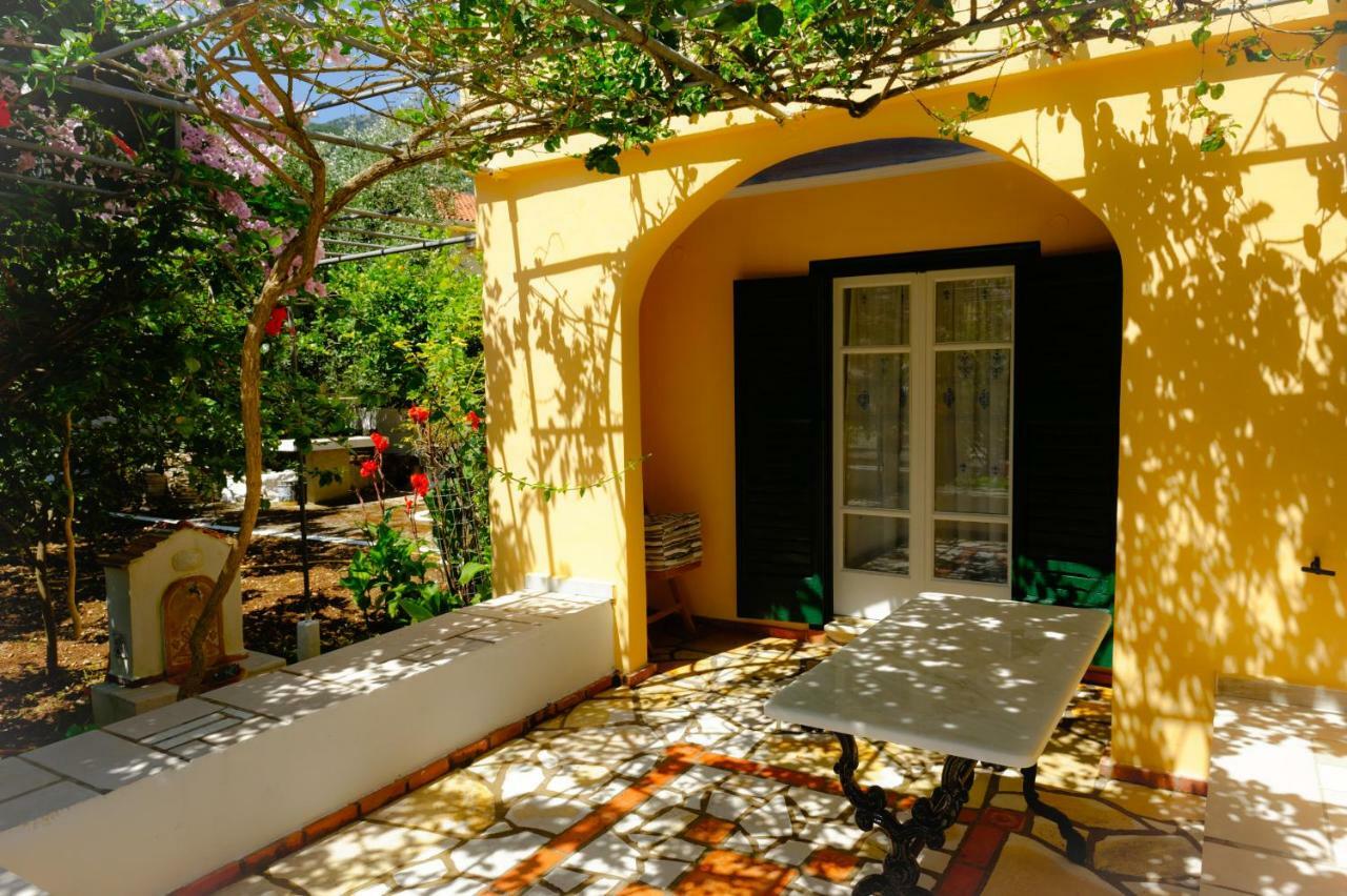 Agia Efimia House With Garden Near The Sea 아파트 외부 사진